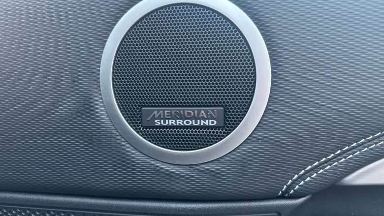 Land Rover Discovery 3.0 D300 R-Dynamic HSE 5dr Auto Diesel Station Wagon